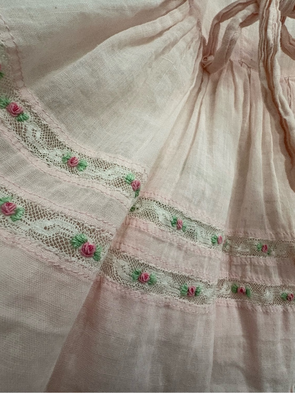 Vintage Baby-Pink Embroidered Dress - Picture 3 of 3